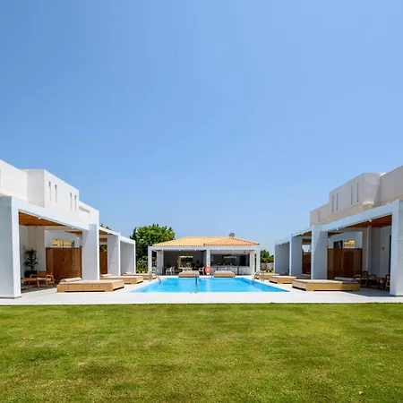 Ξενοδοχείο με διαμερίσματα Blue Summer Luxury Κουρούτα