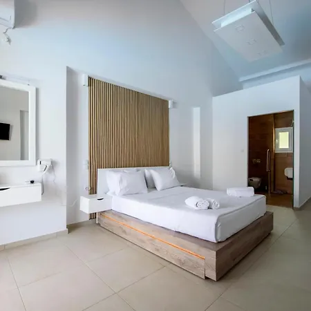 Blue Summer Luxury Ξενοδοχείο με διαμερίσματα Κουρούτα