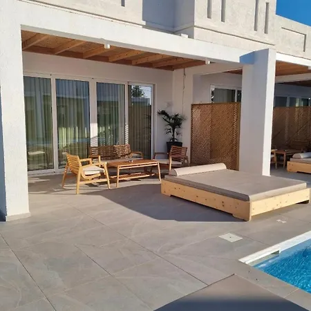 Blue Summer Luxury Aparthotel Kourouta