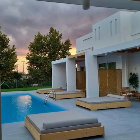 Blue Summer Luxury Aparthotel