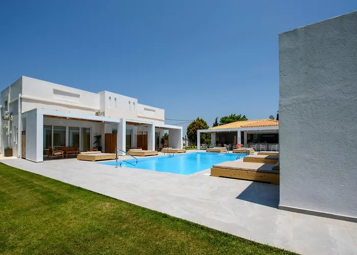 Blue Summer Luxury Aparthotel 4*